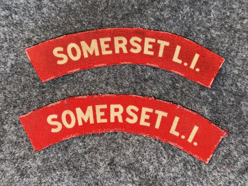 Printed Shoulder Titles, Somerset L.I. pair